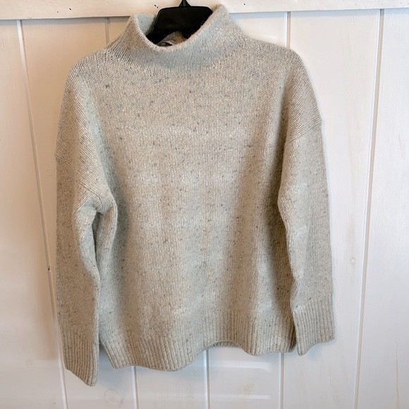 Like new Vince Funnel Neck Speckled Wool/ Alpaca Blend Sweater Small. - Picture 5 of 6